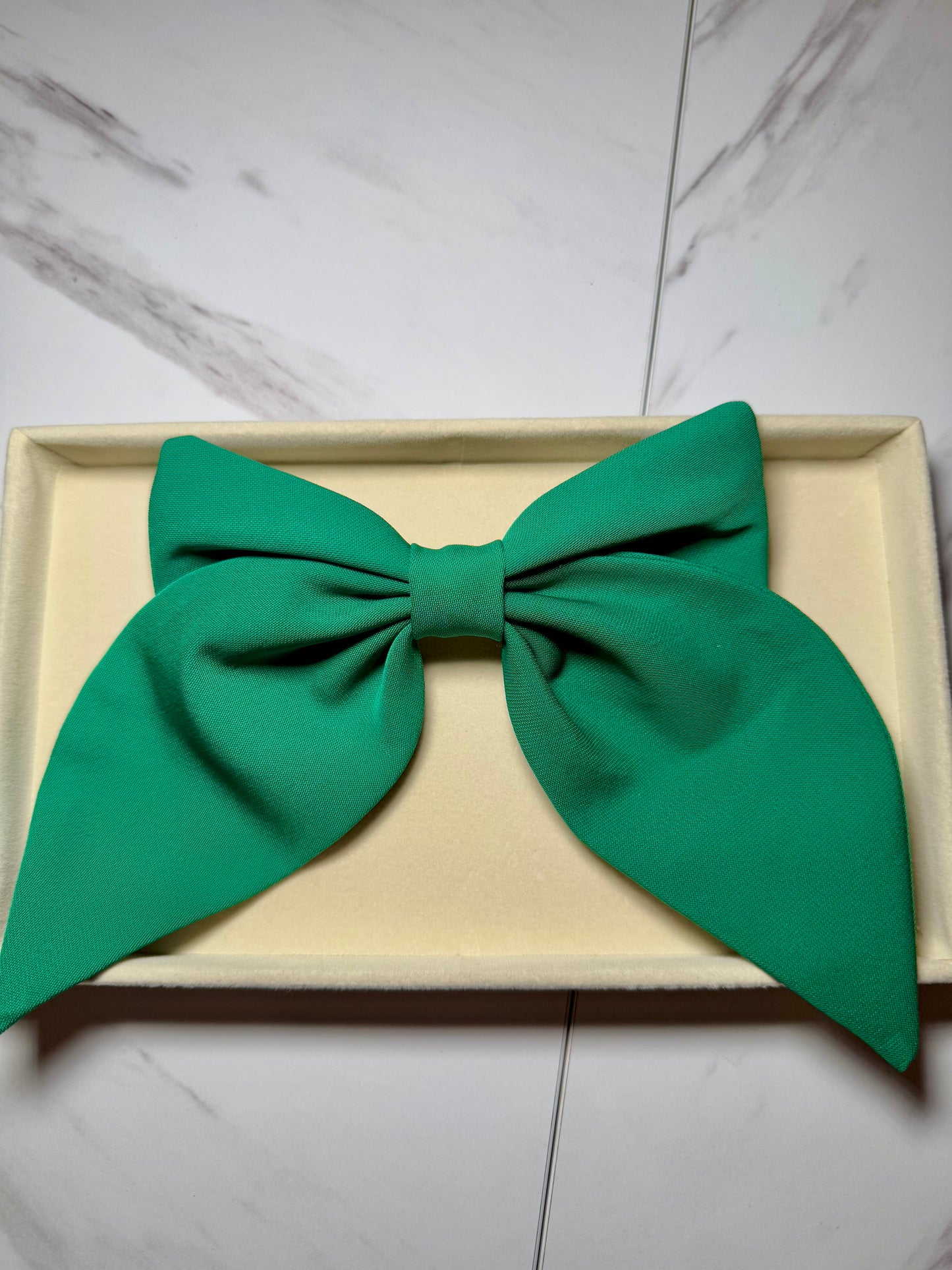 Short Green Bow