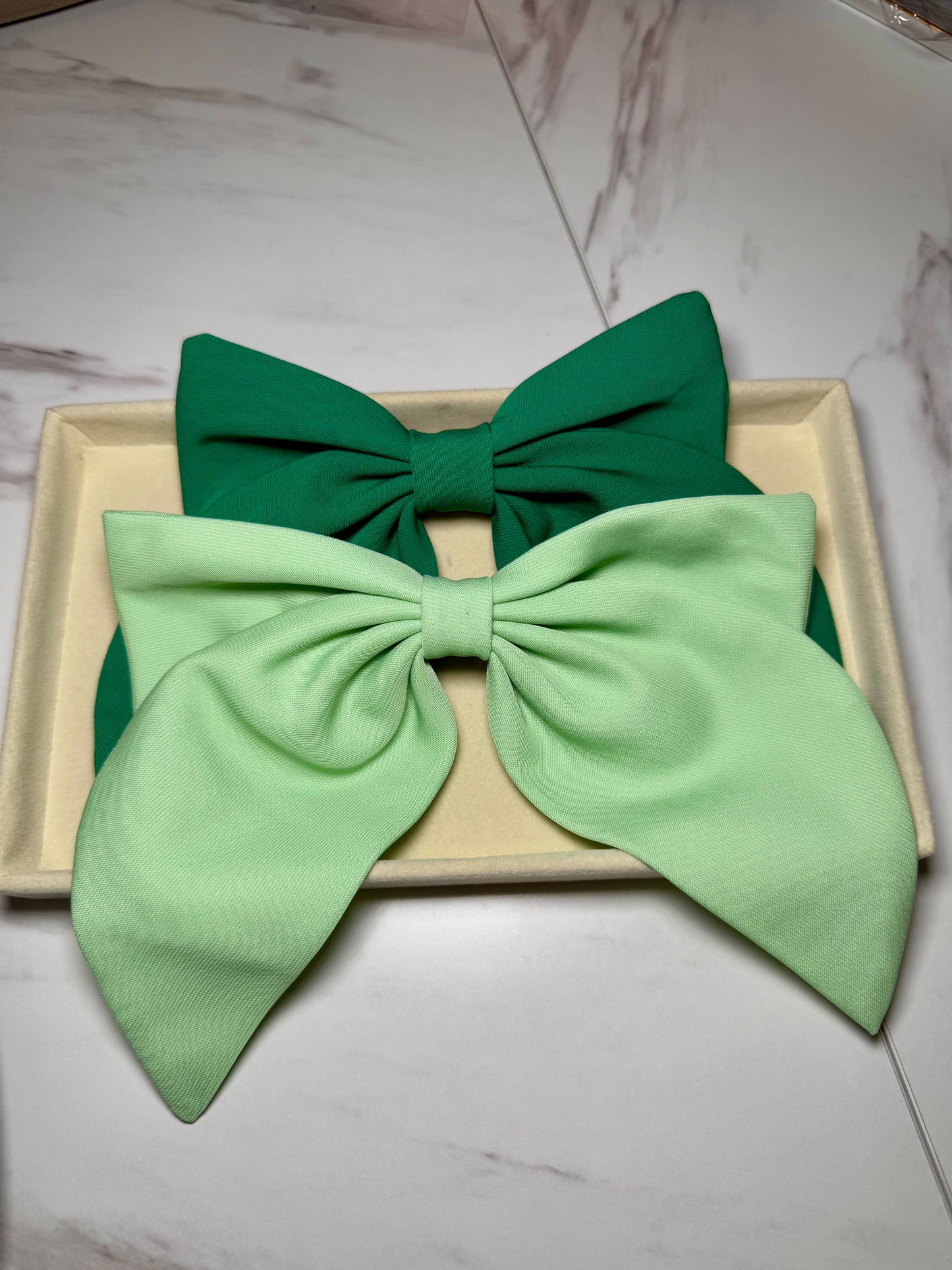 Short Green Bow