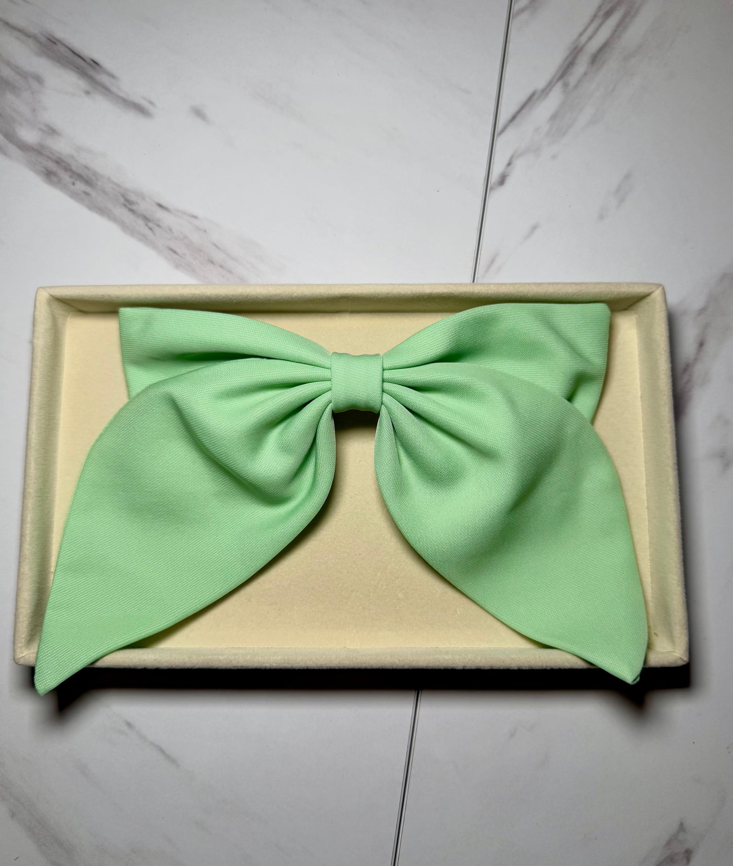 Short Green Bow